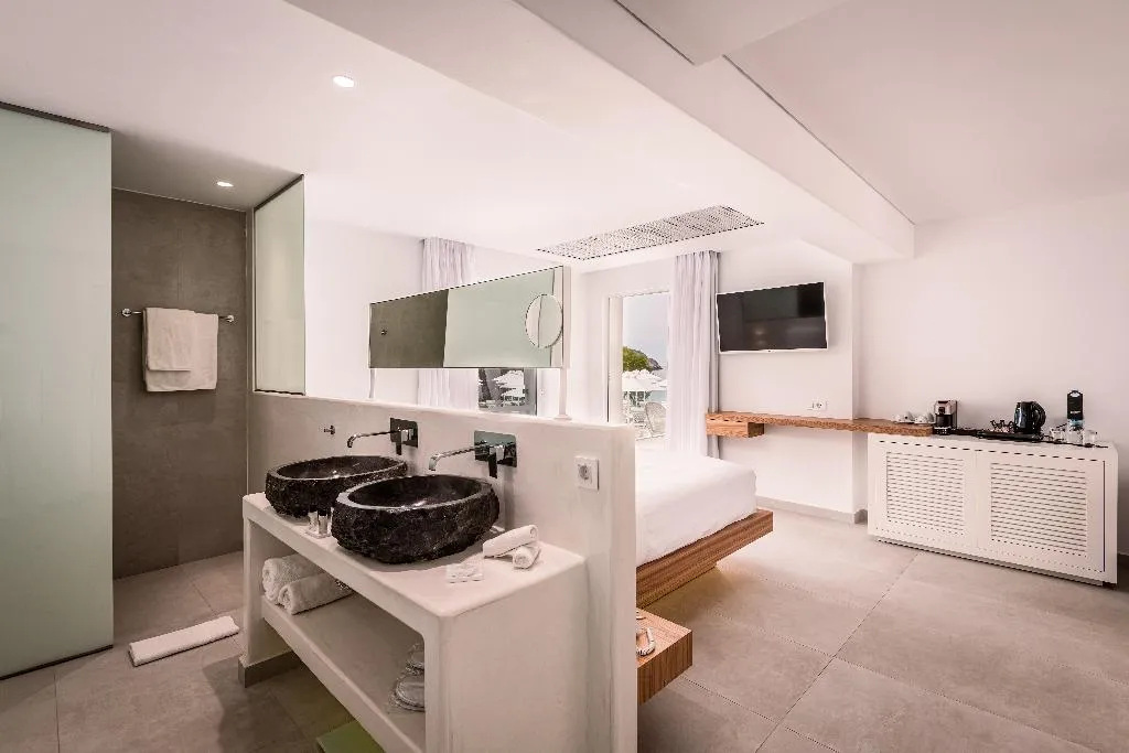 JUNIOR SUITE WITH JACUZZI Room, Kantouni Beach Boutique Hotel, Crete