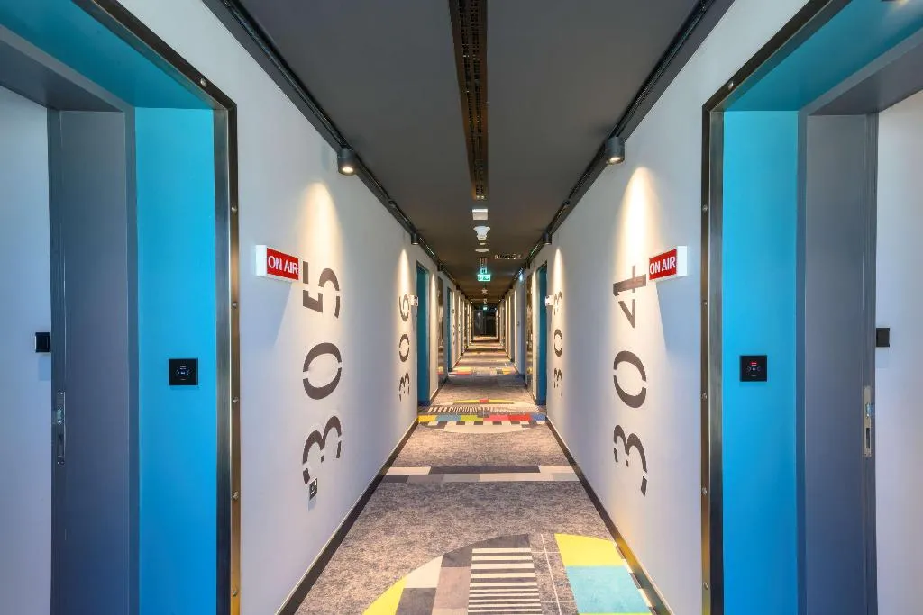 Room, Studio One Hotel, Dubai