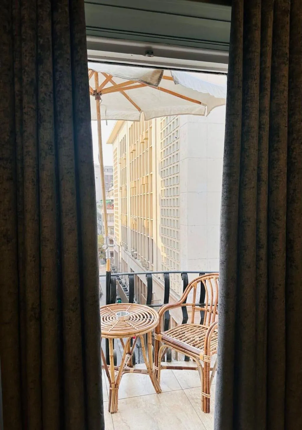 Room, Ga Plus, Cairo