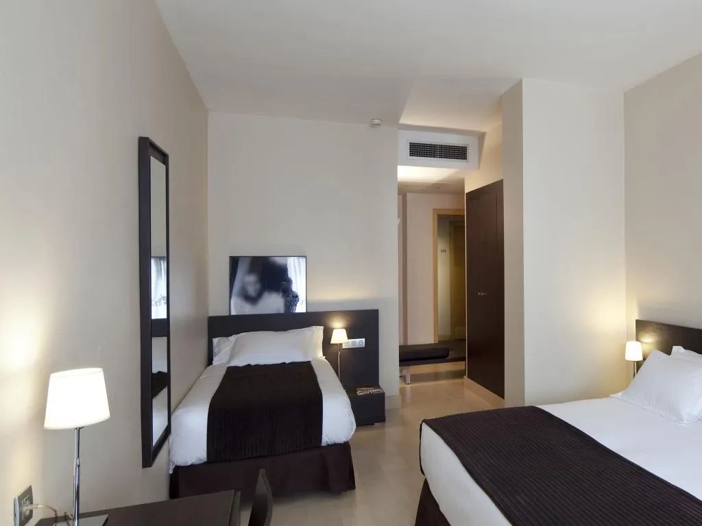TRIPLE STANDARD Room, HM Jaime III, Majorca