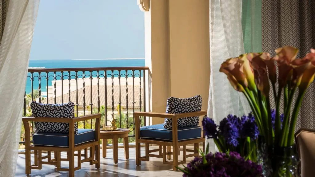 DOUBLE PREMIER SEA VIEW Room, Four Seasons Resort Dubai at Jumeirah Beach, Dubai