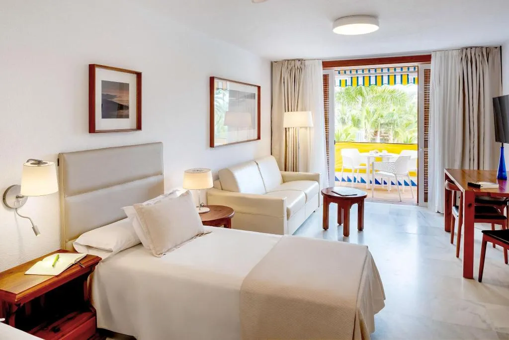 Room, Parque Santiago III y IV, Tenerife