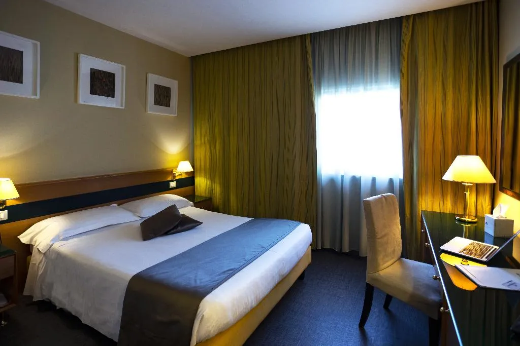FAMILY ROOM STANDARD Room, BV Oly Hotel, Rome