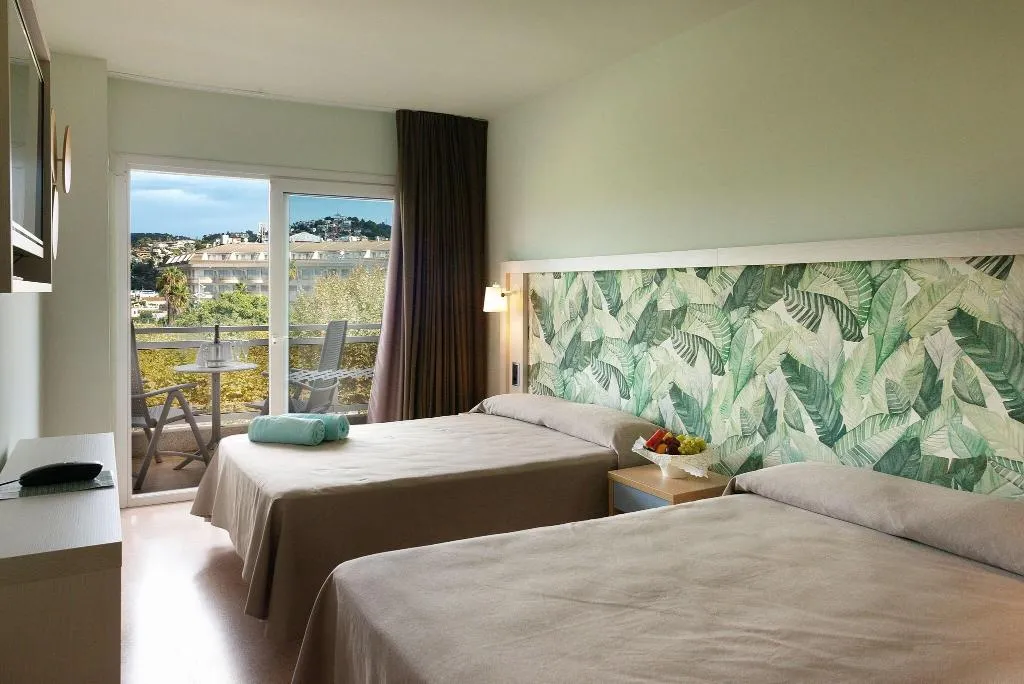 Room, Caprici Beach Hotel & Spa, Costa Brava