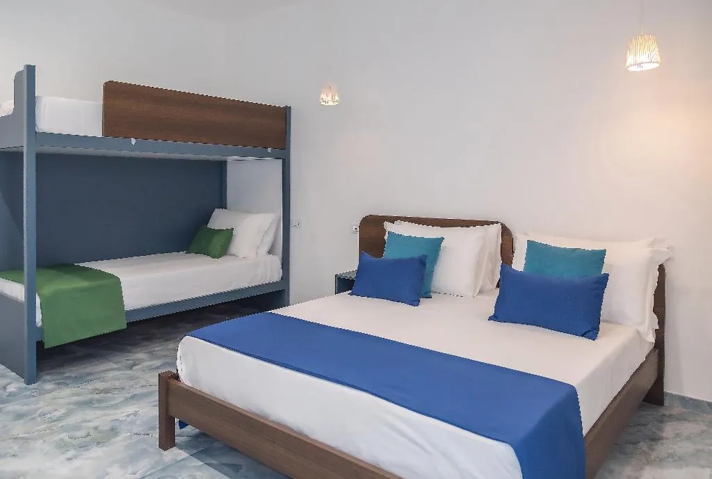 QUADRUPLE DELUXE WITH TERRACE Room, Maison Matie B&B Ercolano, Naples
