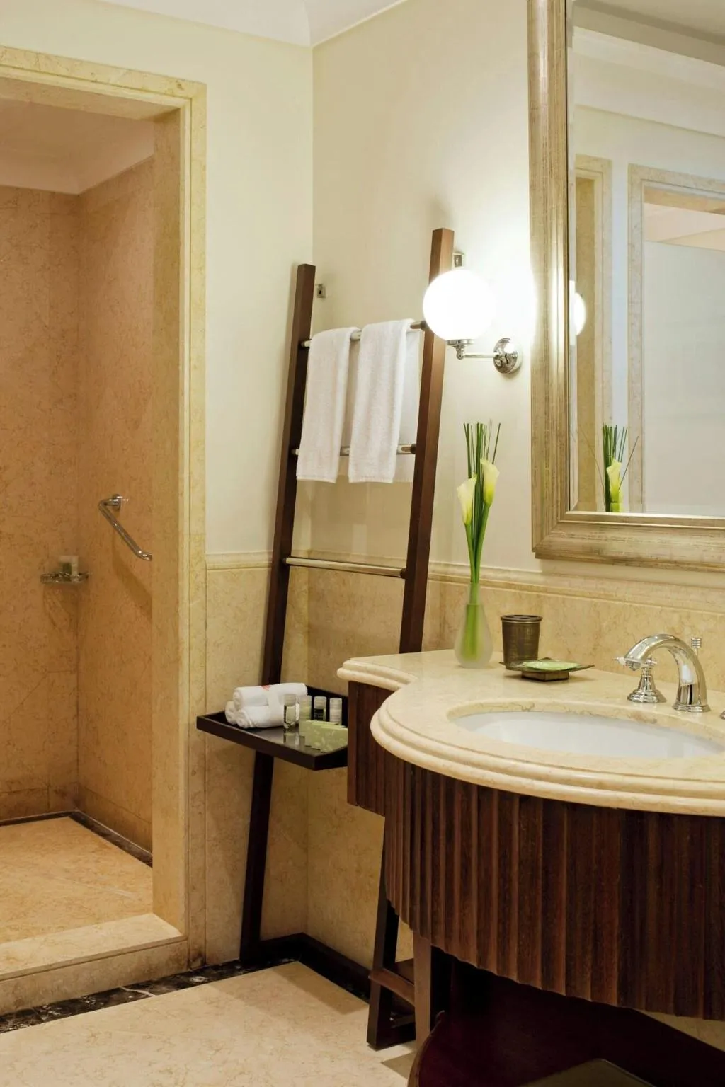 DOUBLE DELUXE WITH VIEWS Room, Westin Mina Seyahi Beach Resort & Marina, Dubai