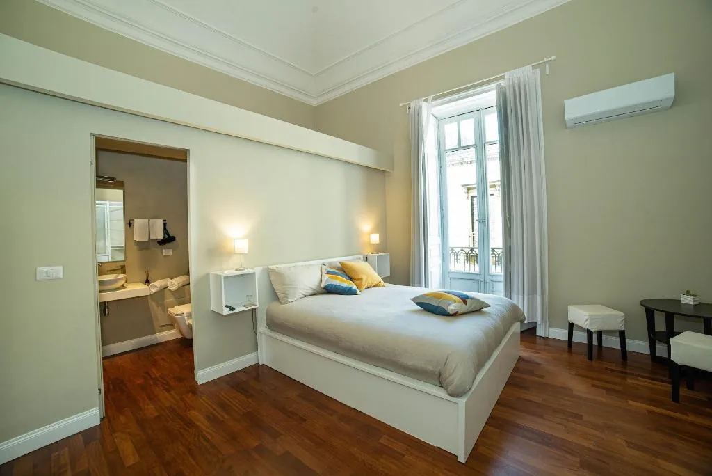 Room, Le 4 Leggende, Catania
