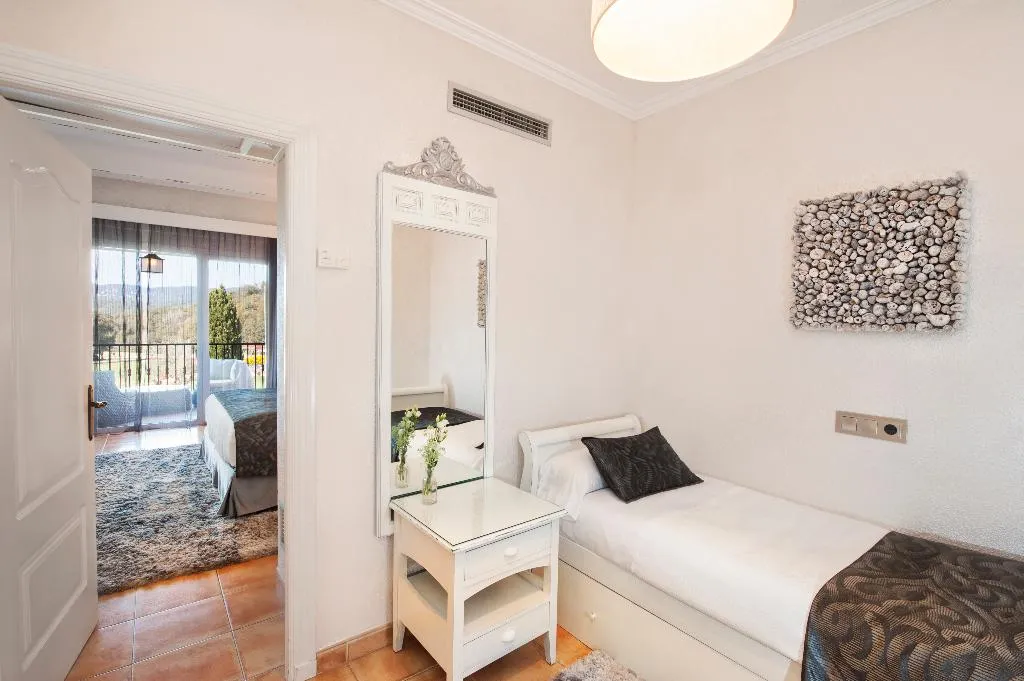 TRIPLE STANDARD Room, Salles Hotel & SPA Mas Tapiolas, Costa Brava