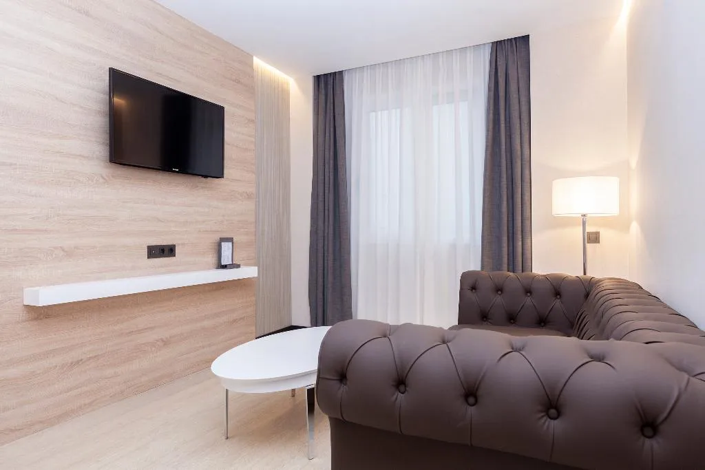 JUNIOR SUITE STANDARD Room, Liabeny, Madrid
