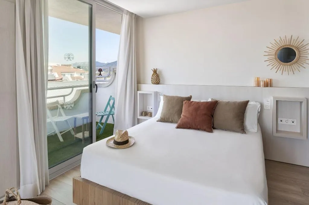 JUNIOR SUITE WITH DOUBLE BED Room, Indalo Park, Costa Brava