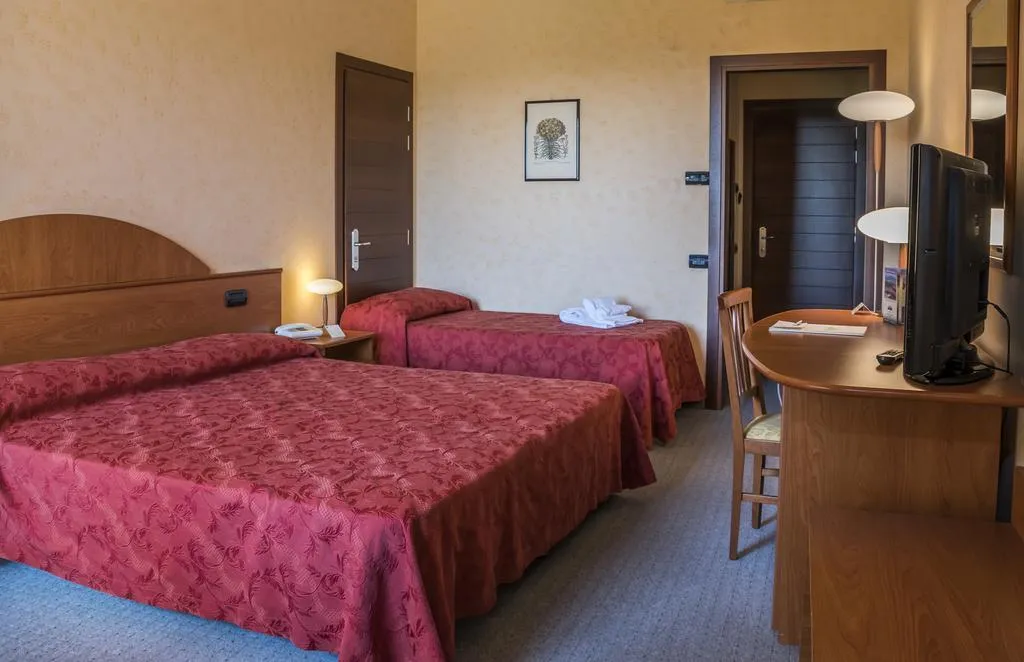 FAMILY ROOM CAPACITY 4 Room, Bluebay Colle Della Trinità Perugia, Perugia