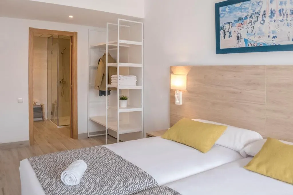 APARTMENT TWO BEDROOMS Room, Cye Holiday Centre, Costa Dorada