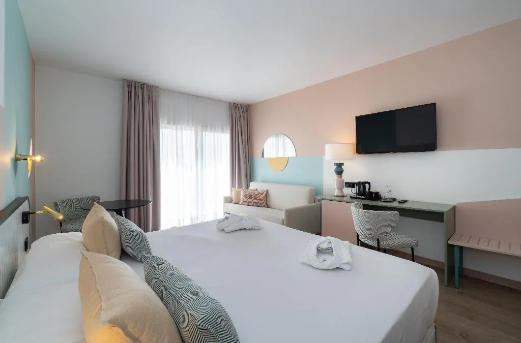 Double or Twin CLUB SEA VIEW Room, Medplaya Pez Espada, Costa Del Sol