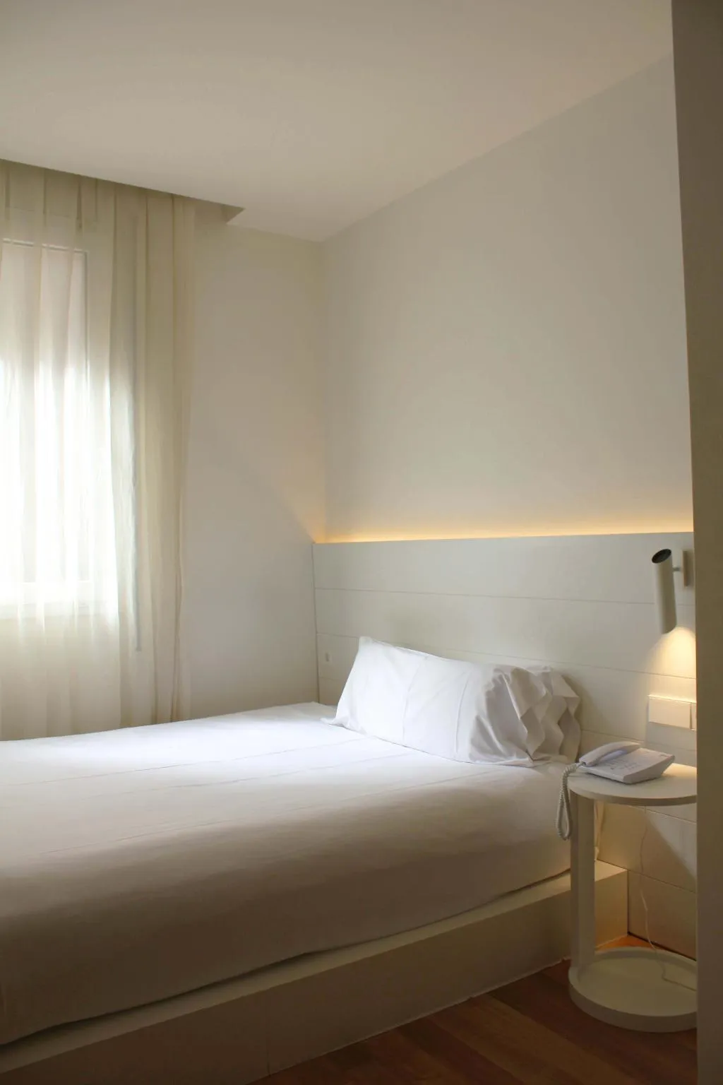 SINGLE STANDARD Room, Pol & Grace Hotel, Barcelona