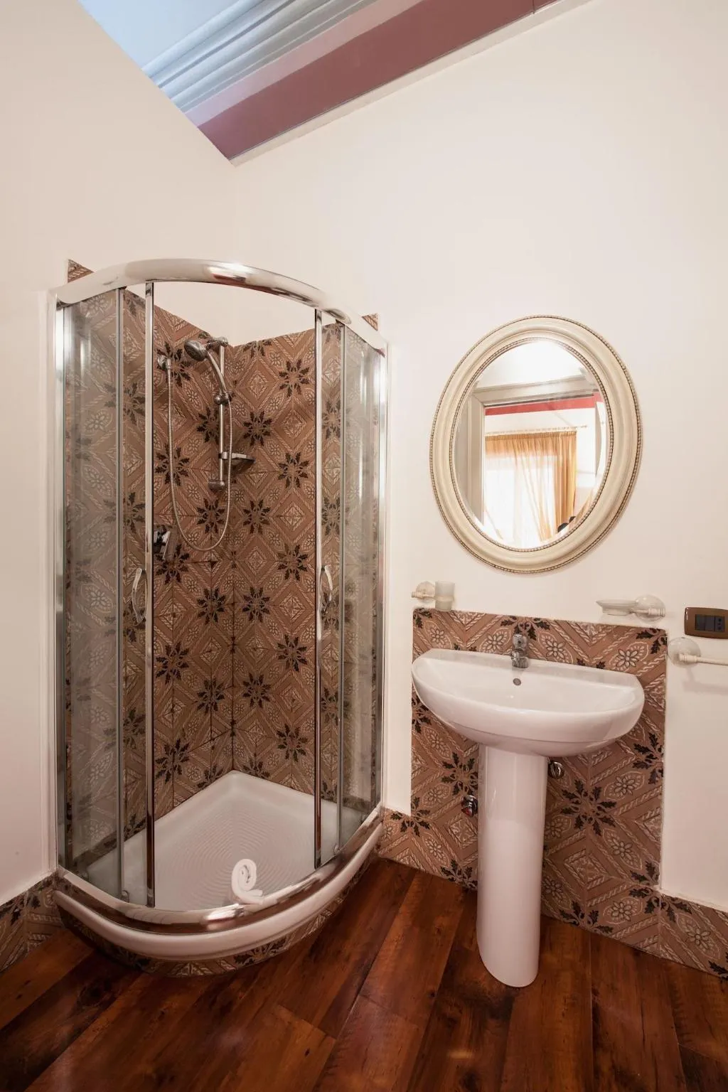 Room, Garibaldi 61, Catania