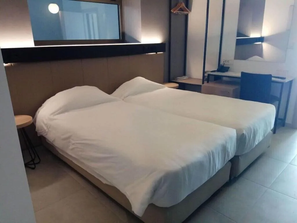 QUADRUPLE CONNECTING ROOM Room, Avra, Athens