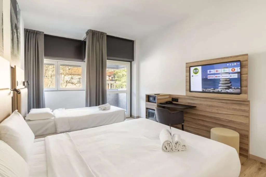 TRIPLE STANDARD Room, B&B Hotel Como Baradello, Milan
