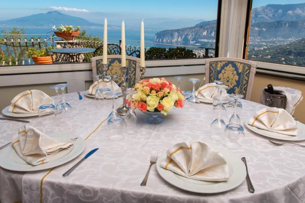 Restaurant, La Vue D'Or, Naples
