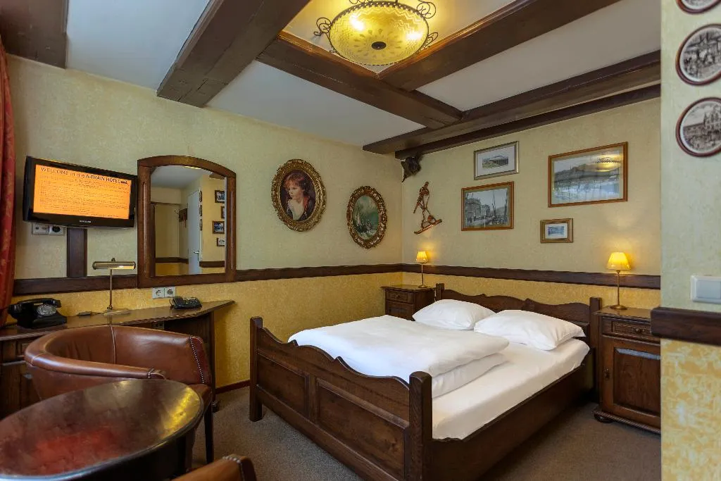 Room, A-train, Amsterdam