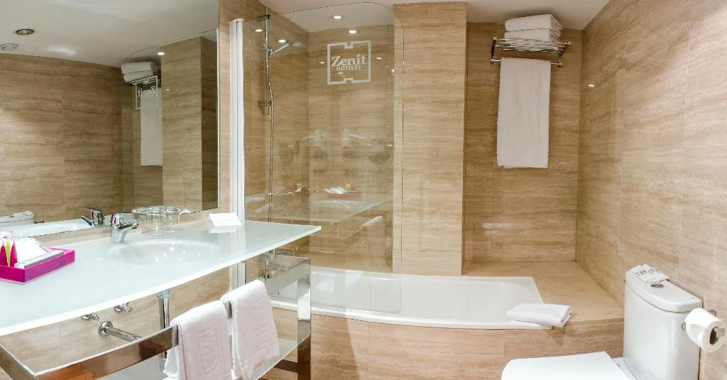 DOUBLE STANDARD Room, Zenit Barcelona, Barcelona