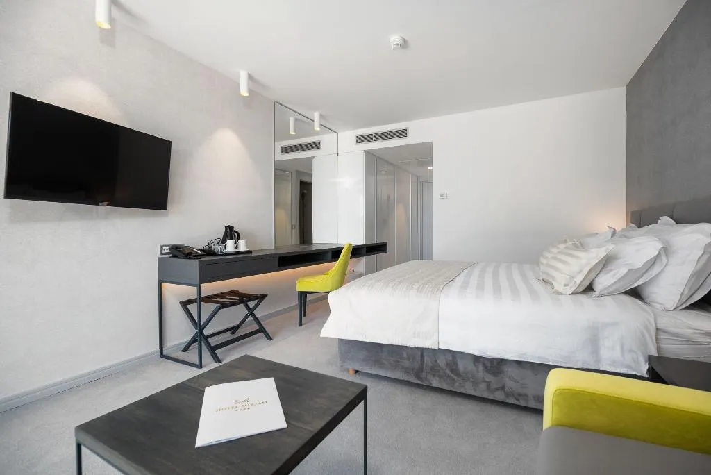 DOUBLE DELUXE PARTIAL OCEAN VIEW Room, Boutique Hotel Mirjam, Split