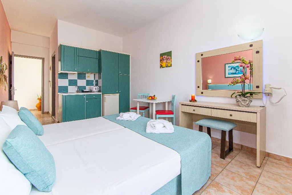 STUDIO CAPACITY 2 Room, Theoni Apartments, Crete