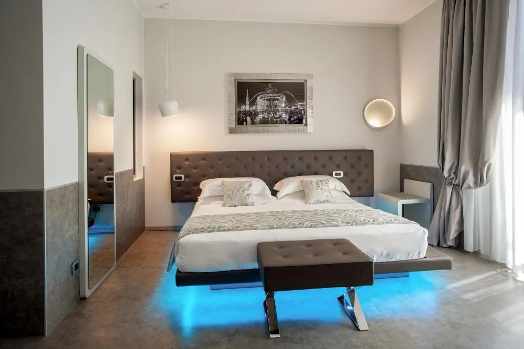 Room, Montenapoleone Suites, Milan