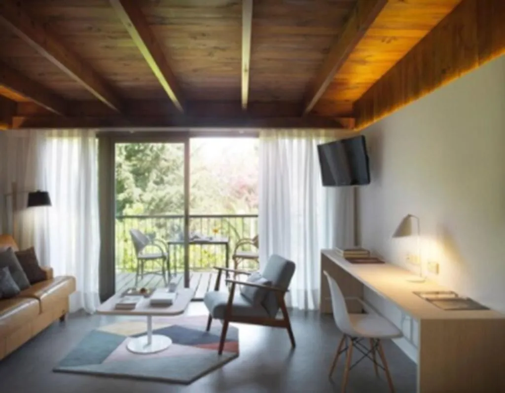 Room, Mont-Sant, Valencia