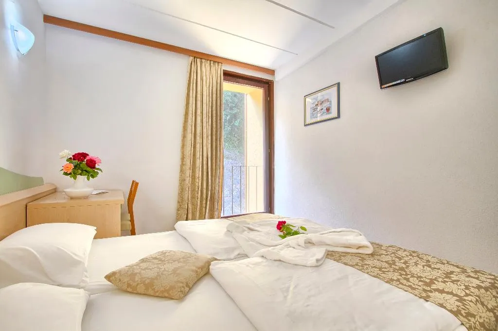 Double or Twin ECONOMY Room, Hotel Hedera, Istria