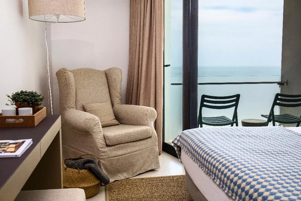 DOUBLE PARTIAL SEA VIEW Room, Memmo Baleeira Hotel, Algarve