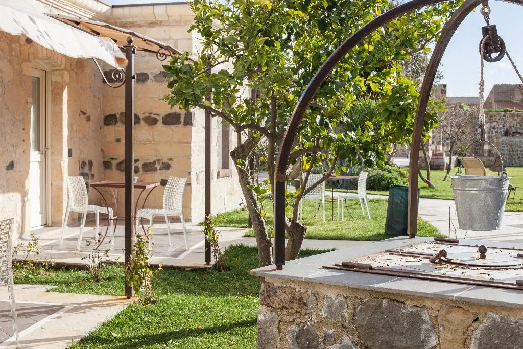 DOUBLE GARDEN VIEW Room, Maison Tresnuraghes, Cagliari
