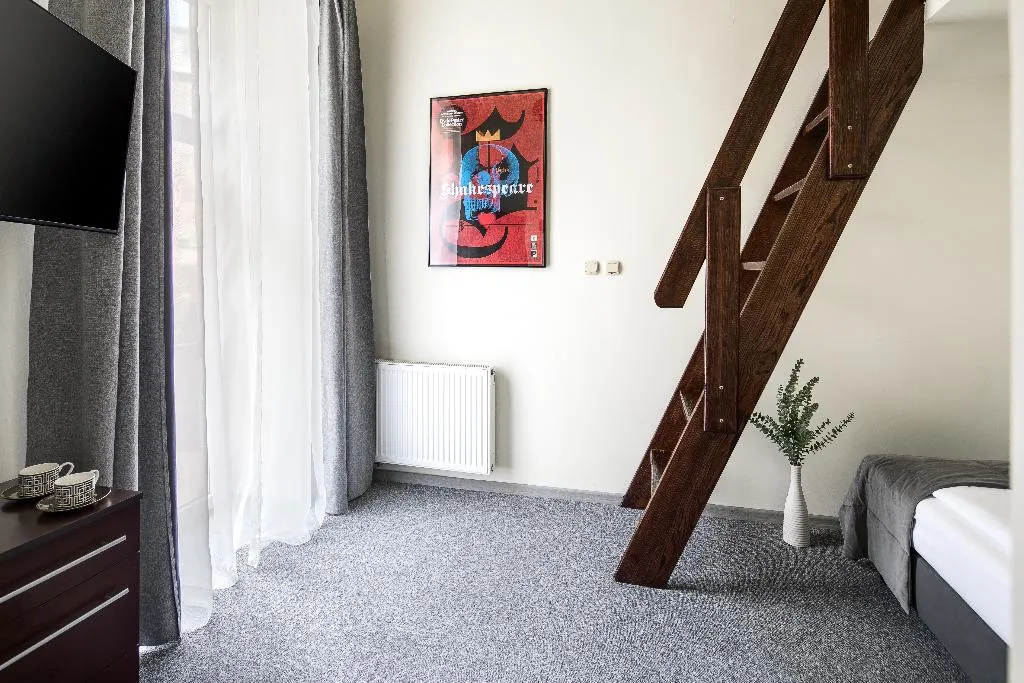 TRIPLE TWO BEDS Room, The Royal Path Aparthotel, Krakow