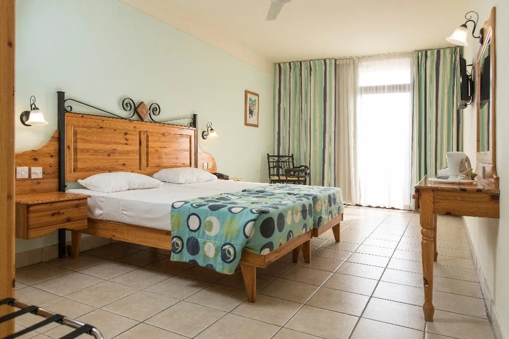 Double or Twin WITH VIEWS Room, Sunflower, Malta