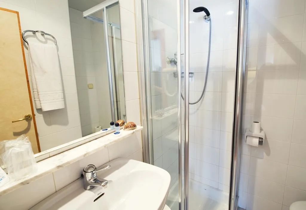 Room, Hotel Miramar Badalona, Barcelona