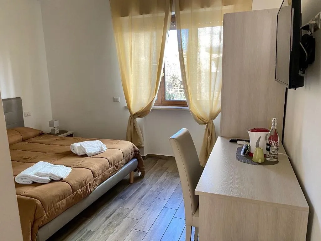 Room, Beb Caruso, Naples
