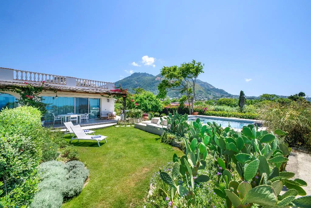 VILLA EXECUTIVE KING BED Room, Orablu Exclusive Villas, Naples