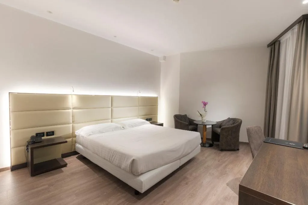 DOUBLE SUPERIOR Room, Minerva, Florence