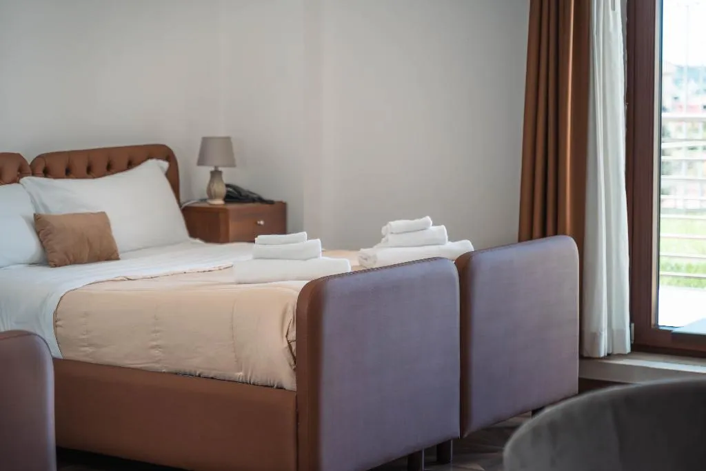 QUADRUPLE CLASSIC Room, Kairos Hotel, Naples