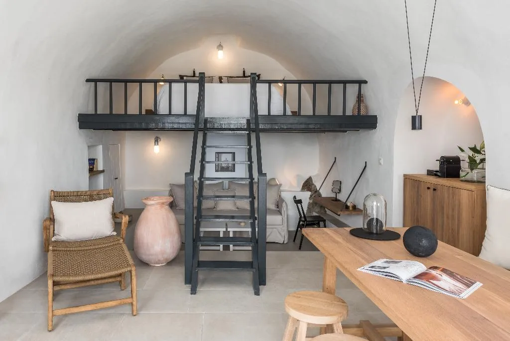 APARTMENT CAPACITY 4 Room, Honeymoon Petra Villas, Santorini