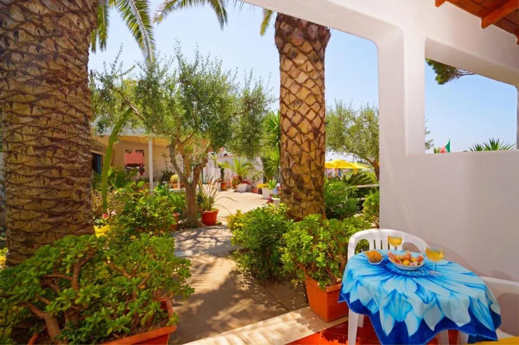 Terrace, Hotel Villa Mena, Naples