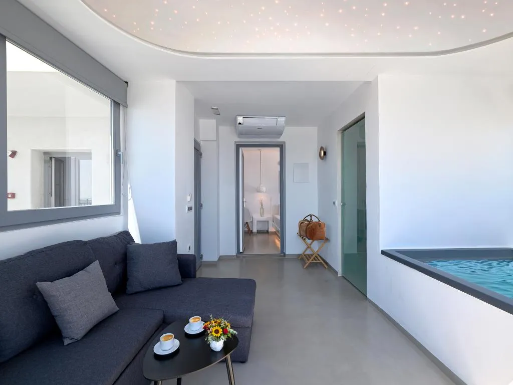 SUITE WITH JACUZZI WITH VIEWS Room, Tatakis Design Hotel, Fira, Santorini