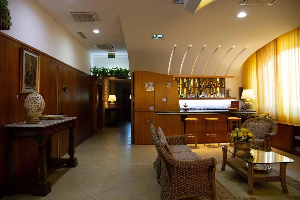 Lobby, Hotel Maddaloni, Naples
