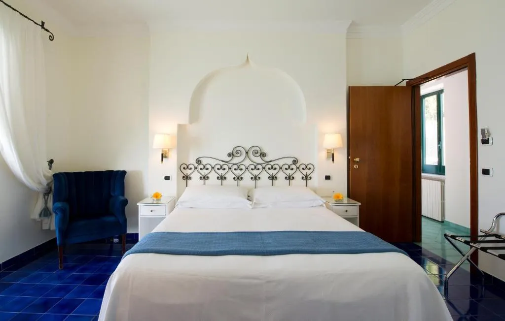 Double or Twin CLASSIC GARDEN VIEW Room, Aurora, Naples