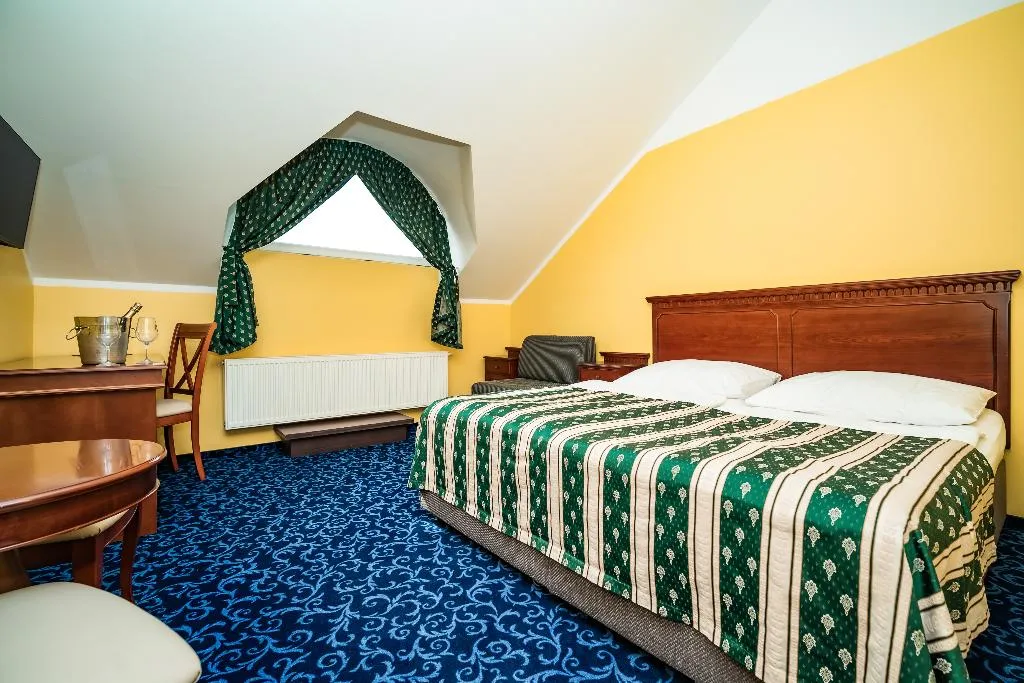 Double or Twin CAPACITY 3 Room, Otakar, Prague