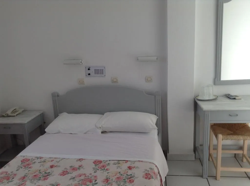 SINGLE STANDARD Room, King Thiras, Santorini