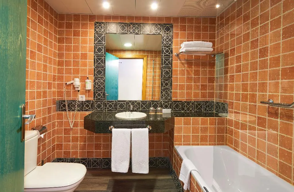 Room, Sol Barbados, Majorca