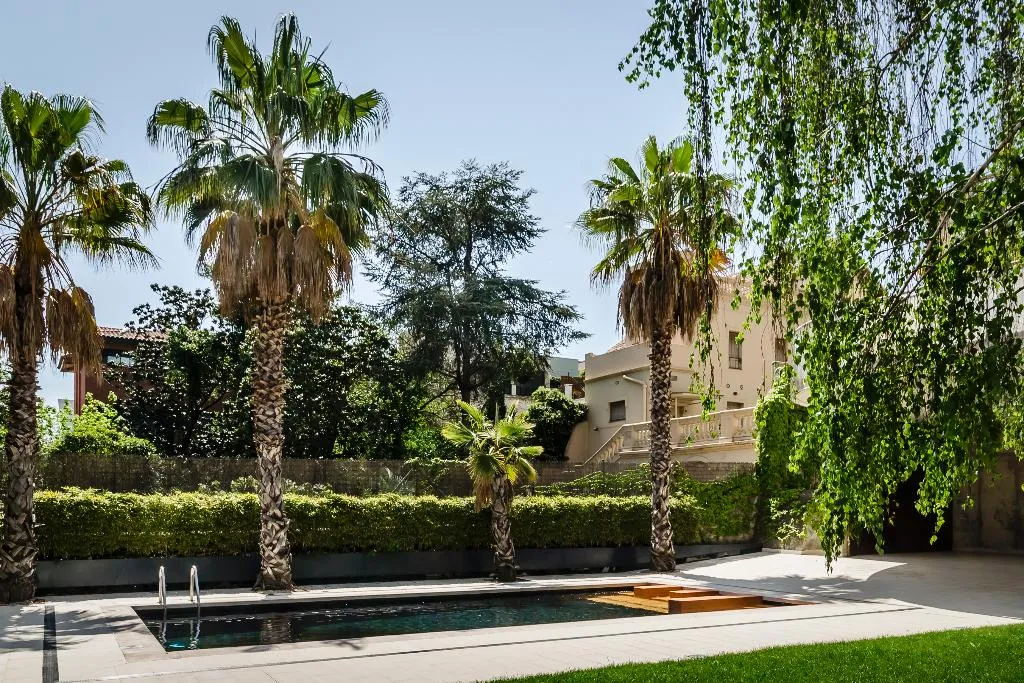Pool, Ikonik Angli, Barcelona