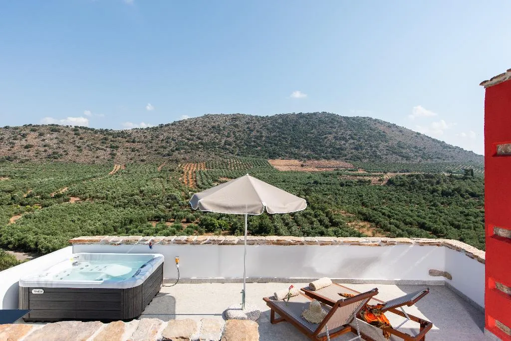 SUITE WITH JACUZZI Room, Lameriana Secret Village, Crete