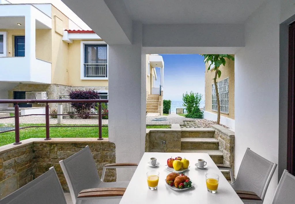 APARTMENT GARDEN VIEW Room, Elpiniki Luxury Apartments, Thessaloniki