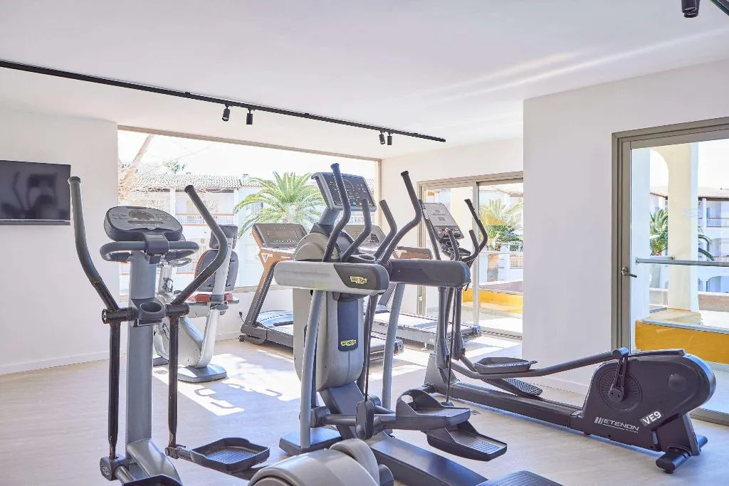 Sports and Entertainment, Zafiro Tropic, Majorca